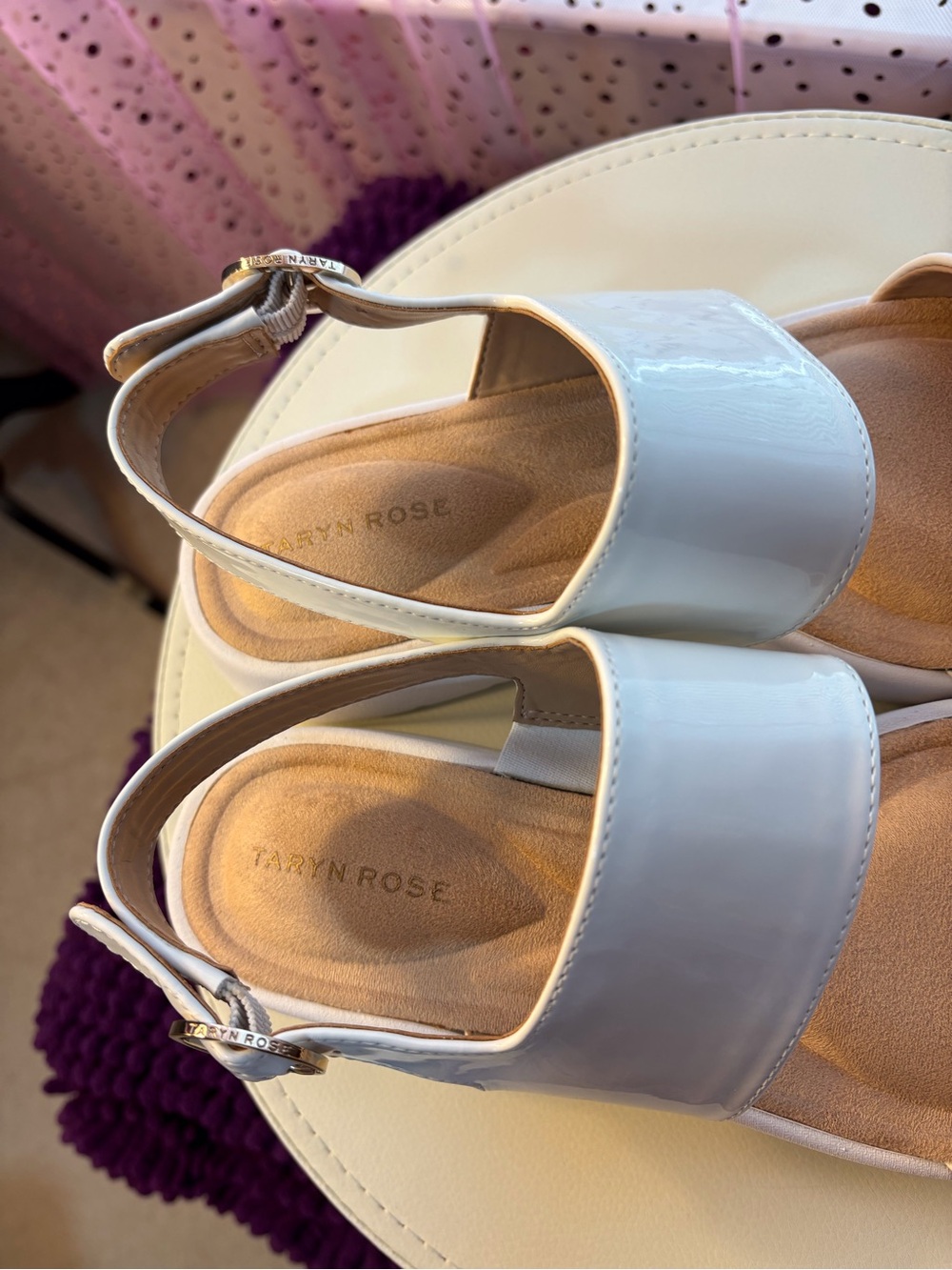 TARYN ROSE LAURA SANDLE ( NWOT ) - Picture 4 of 5